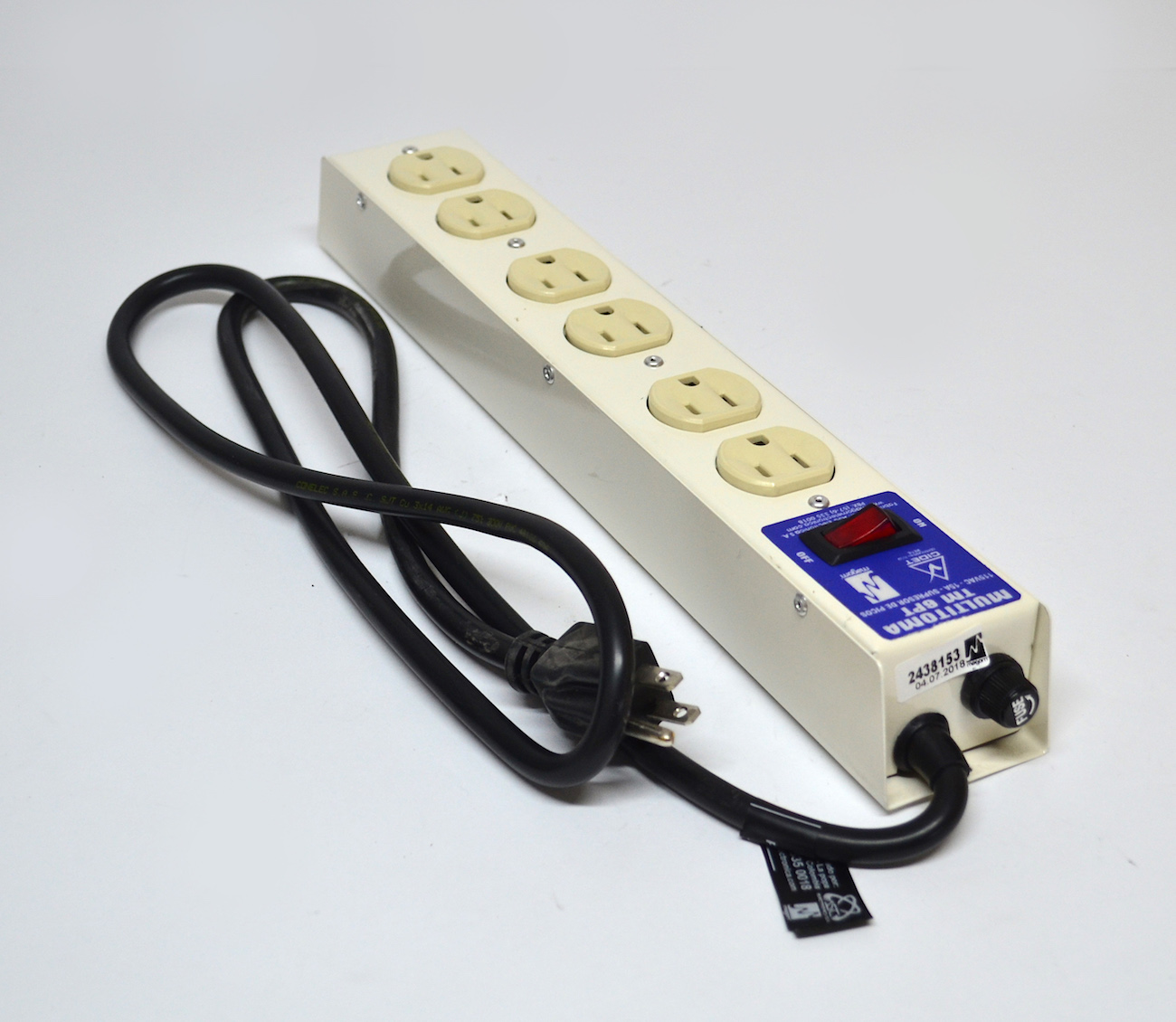 multitoma-6pt-magom-regletas-1 Multitoma Metálico con Protección Magom TM-6PT - Image 2