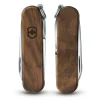 Navaja Classic SD Wood Madera Nogal Victorinox - Image 5